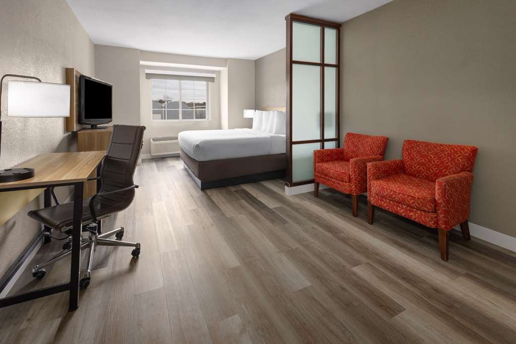 Days Inn by Wyndham Jackson Downtown - photo 16