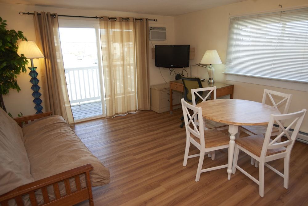 Marguerite Motel - photo 12