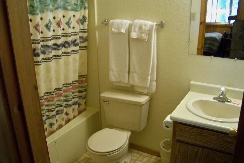 Lazy Oaks Resort - photo 9