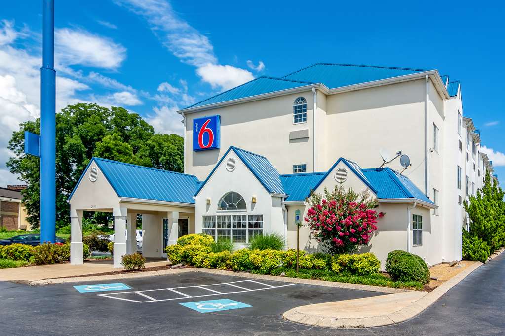 Motel 6 Chattanooga Downtown - photo 4
