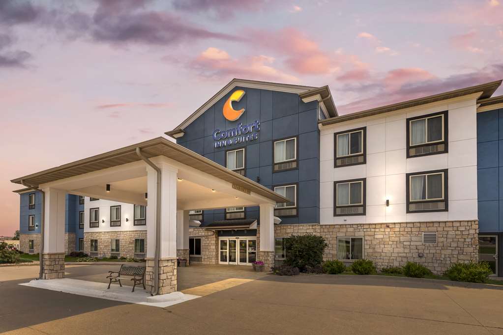Comfort Inn & Suites Grinnell near I 80 - photo 4