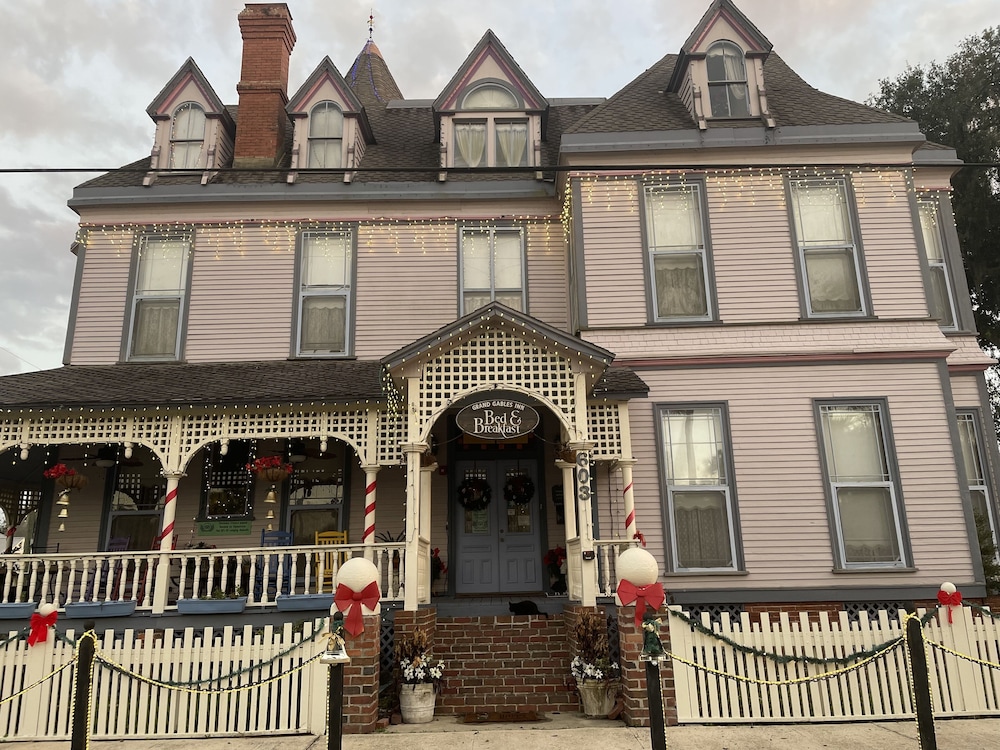 Grand Gables Inn Bed & Breakfast - photo 33