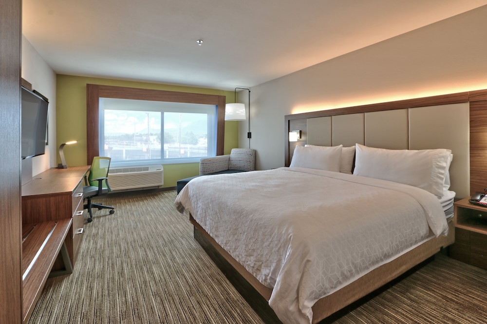 Holiday Inn Express & Suites Albuquerque East by IHG - photo 4