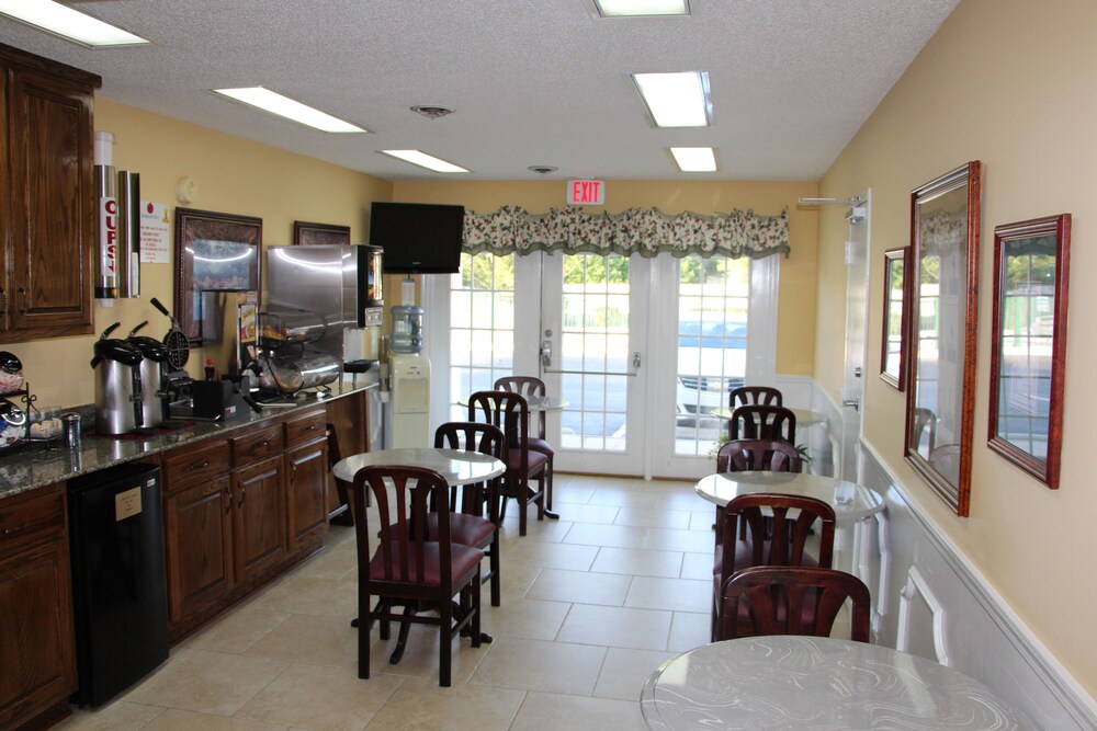 Jameson Inn Perry - photo 16