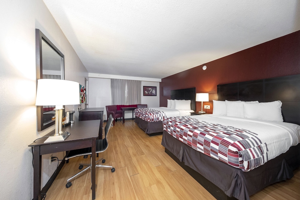 Red Roof Inn Lumberton - photo 12