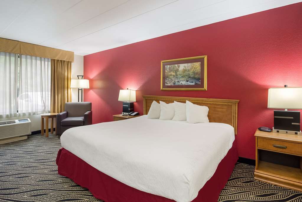 Best Western Braddock Inn - photo 8