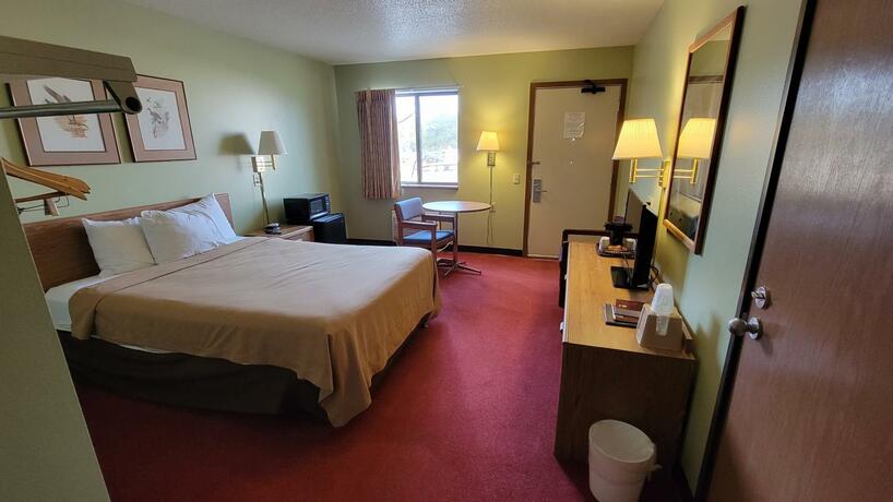 Wagner Lakeside Motel - photo 18