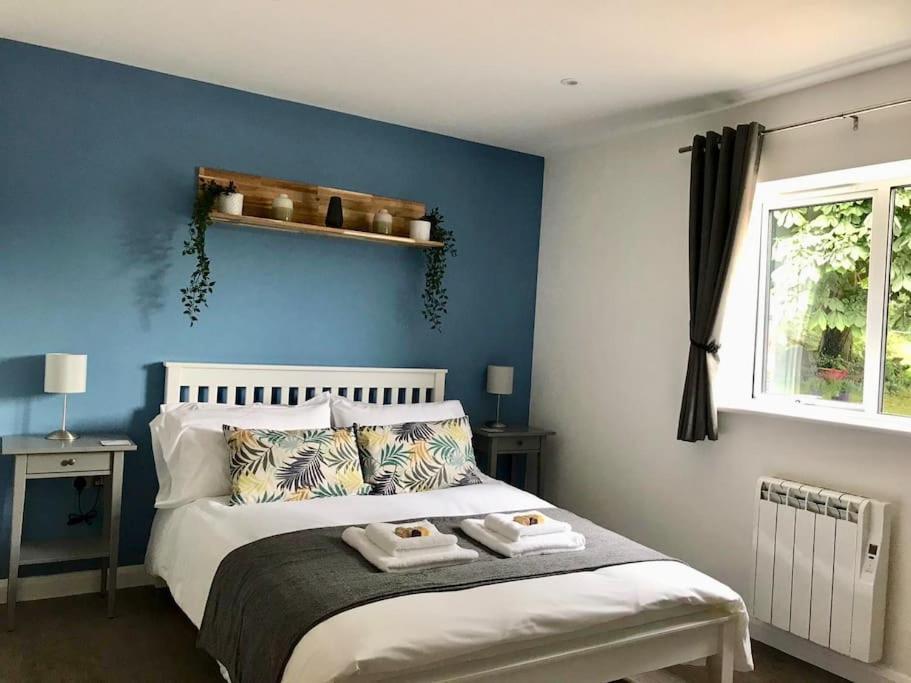 Beautiful Cosy Rural Retreat with Parking