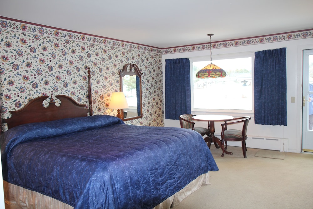 Sara Placid Inn & Suites - photo 5