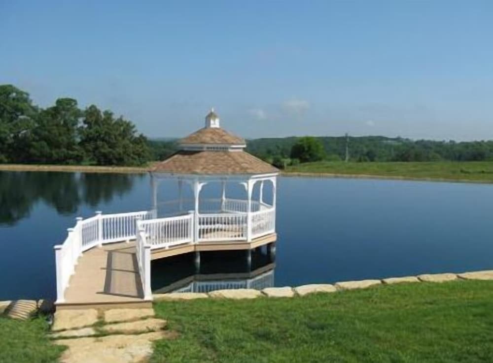 Lefevre Inn and Resort - photo 41