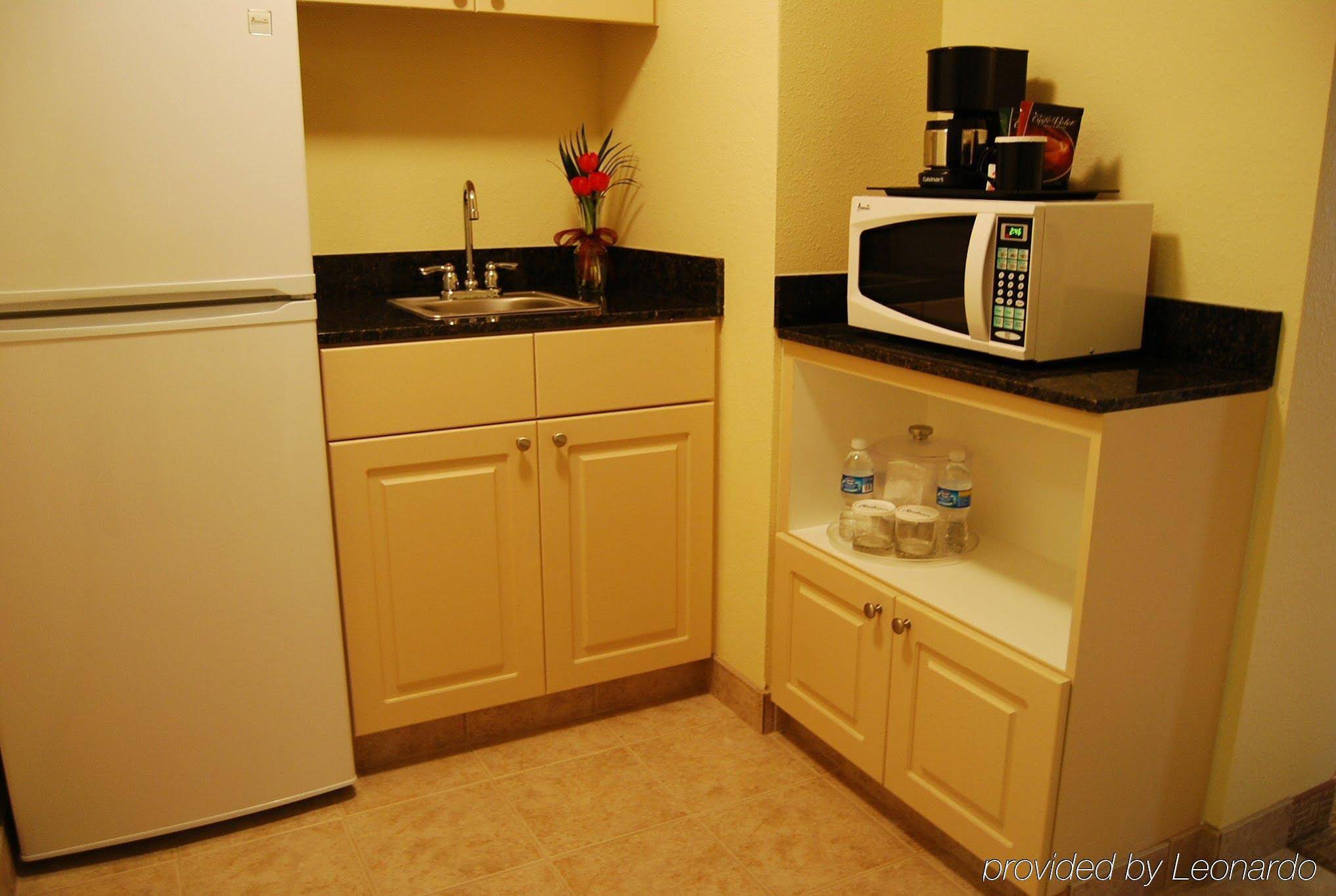 Love Field Hotel & Suites - photo 14