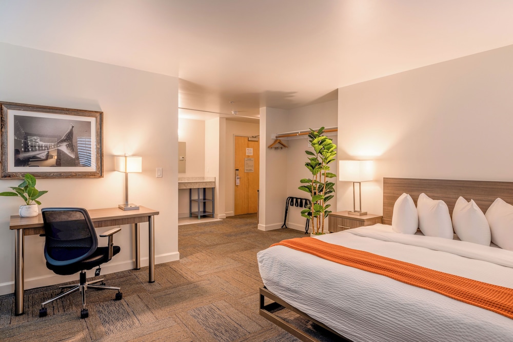 Inn At Moss Landing Point - photo 25