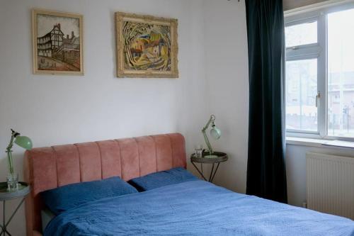 Comfy 1 Bed Flat Near Hospital & Station — 4-Star Luxury Hotel in London, United Kingdom
