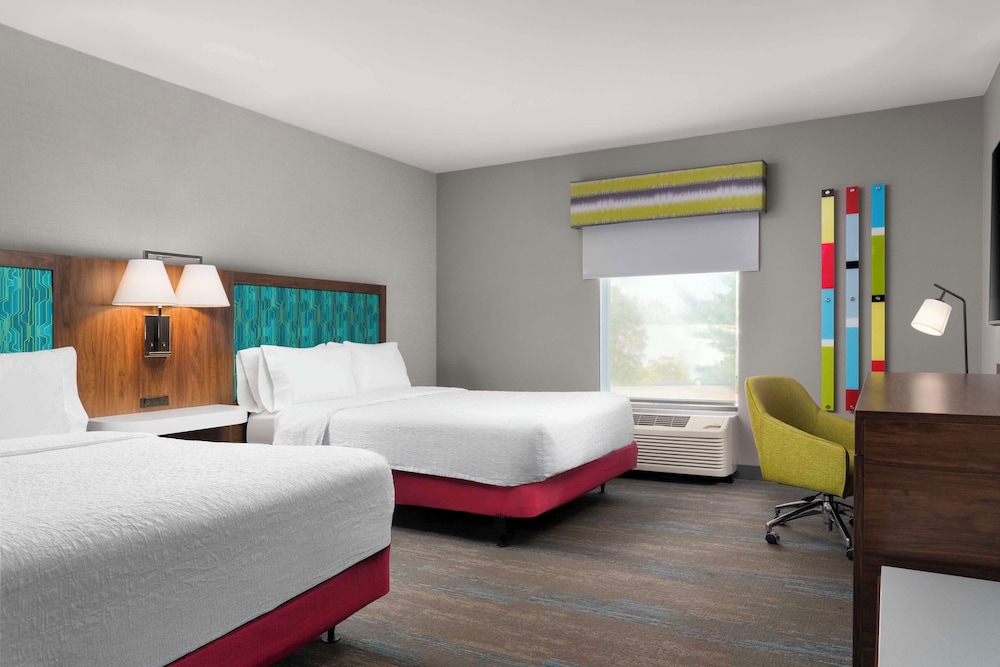 Hampton Inn Chicopee Springfield - photo 13