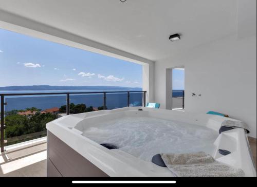 Ivana&Luka Put luke 1 Brela — 4-Star Luxury Hotel in Brela, Croatia