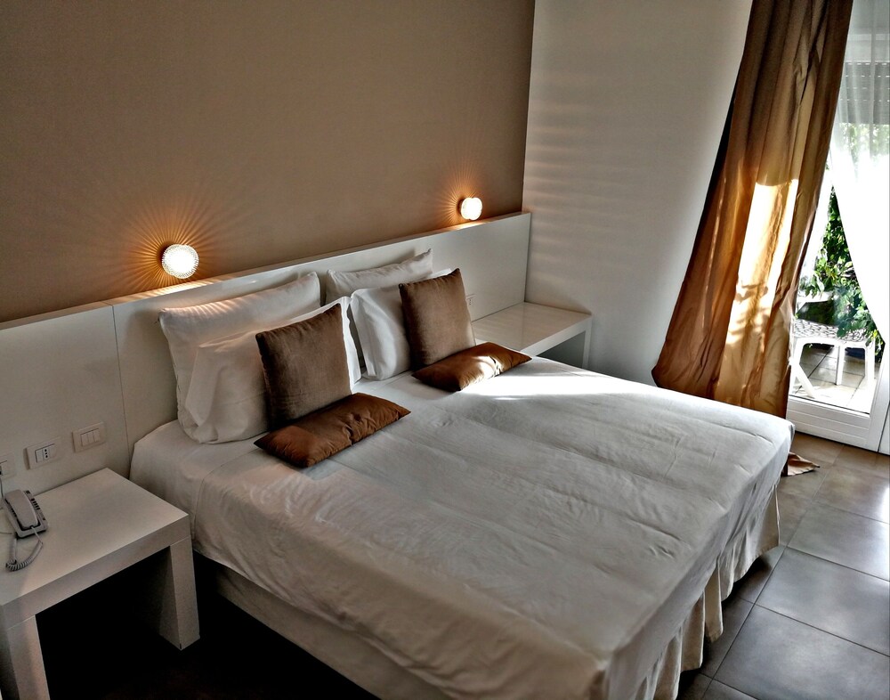Maison R Boutique — 4-Star Luxury Hotel in Reggio Calabria, Italy