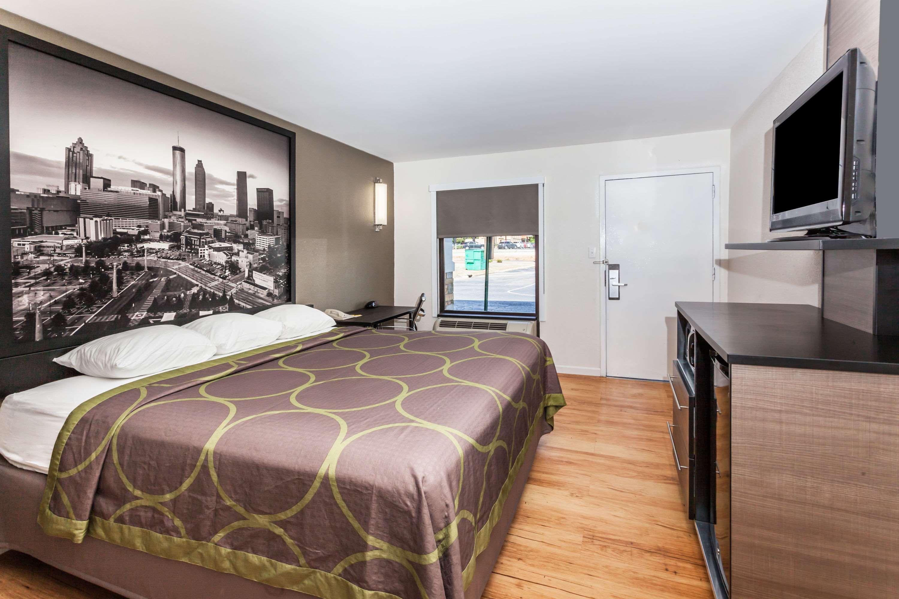 Super 8 by Wyndham Dalton Convention Center Area - photo 3