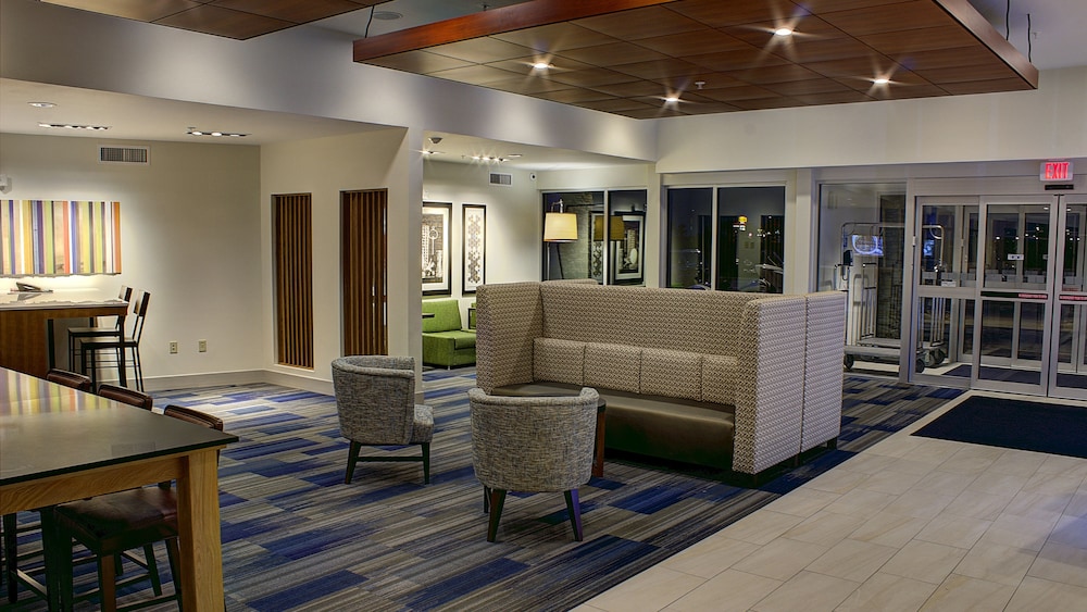 Holiday Inn Express & Suites Spencer by IHG - photo 38