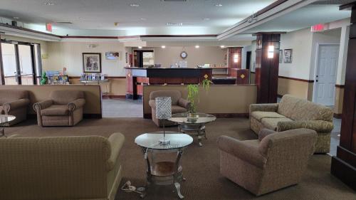 Windsor Inn & Suites - photo 3