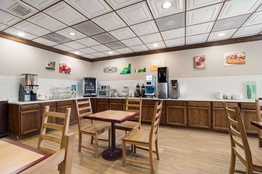 Quality Inn & Suites Conference Center Statesboro Historic District - photo 29