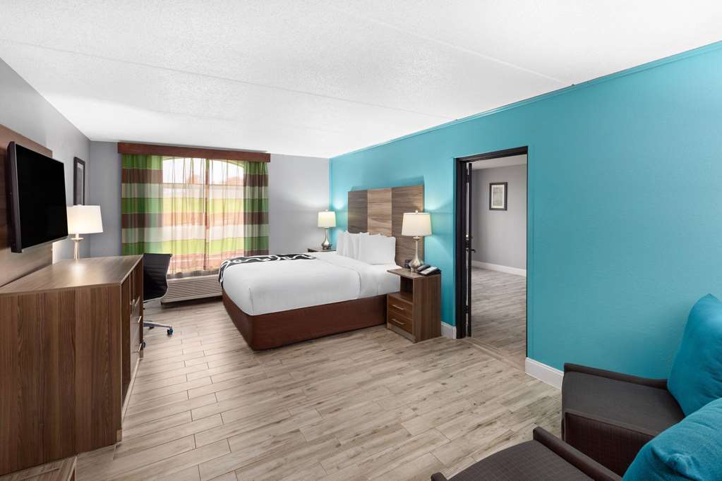 La Quinta Inn & Suites by Wyndham Sevierville Kodak - photo 34
