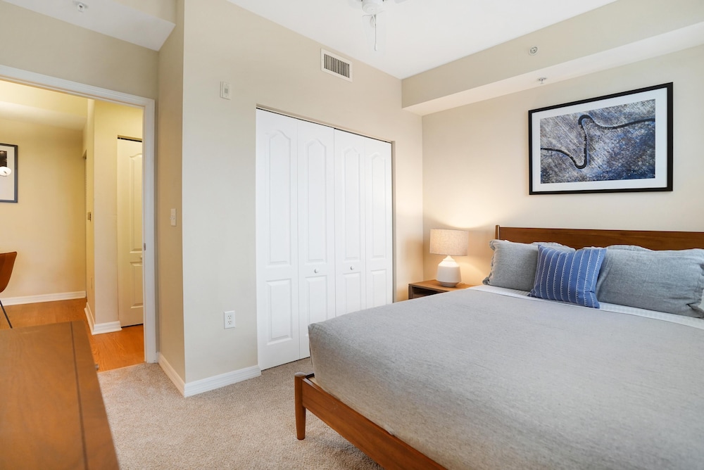 Dharma Home Suites South Miami at Red Road Commons - photo 6
