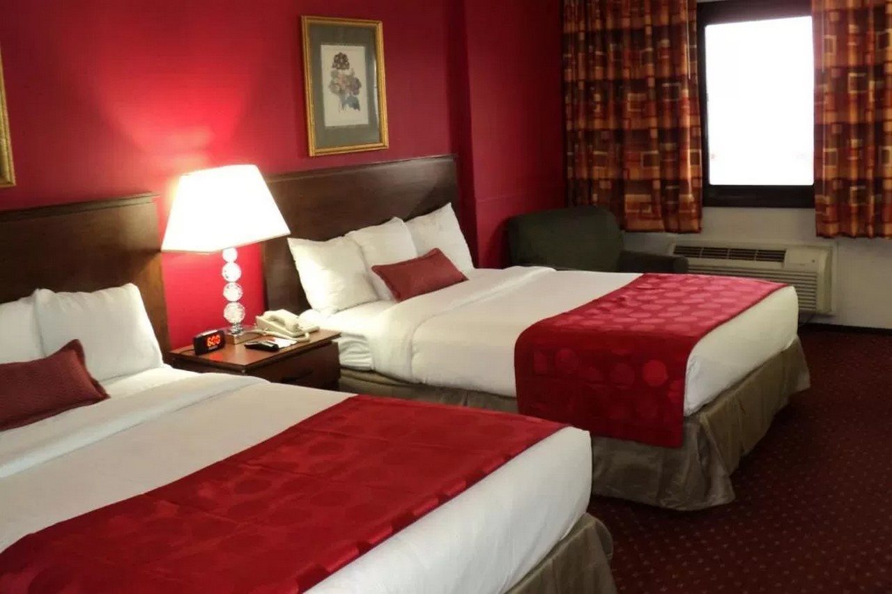 Hilltop Inn & Suites - photo 9