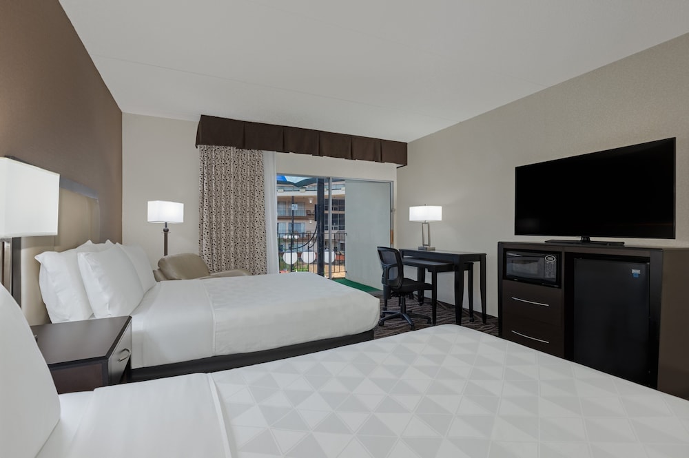 Holiday Inn Des Moines Airport Conf Center by IHG - photo 15