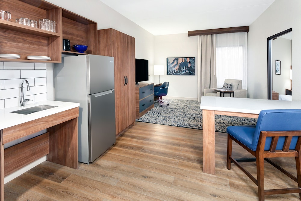 Candlewood Suites Columbus North - photo 16