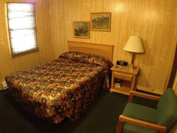 El Rancho Motel - photo 8