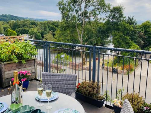Riverside View Apartment in Balloch Loch Lomond — 4-Star Luxury Hotel in Balloch, United Kingdom