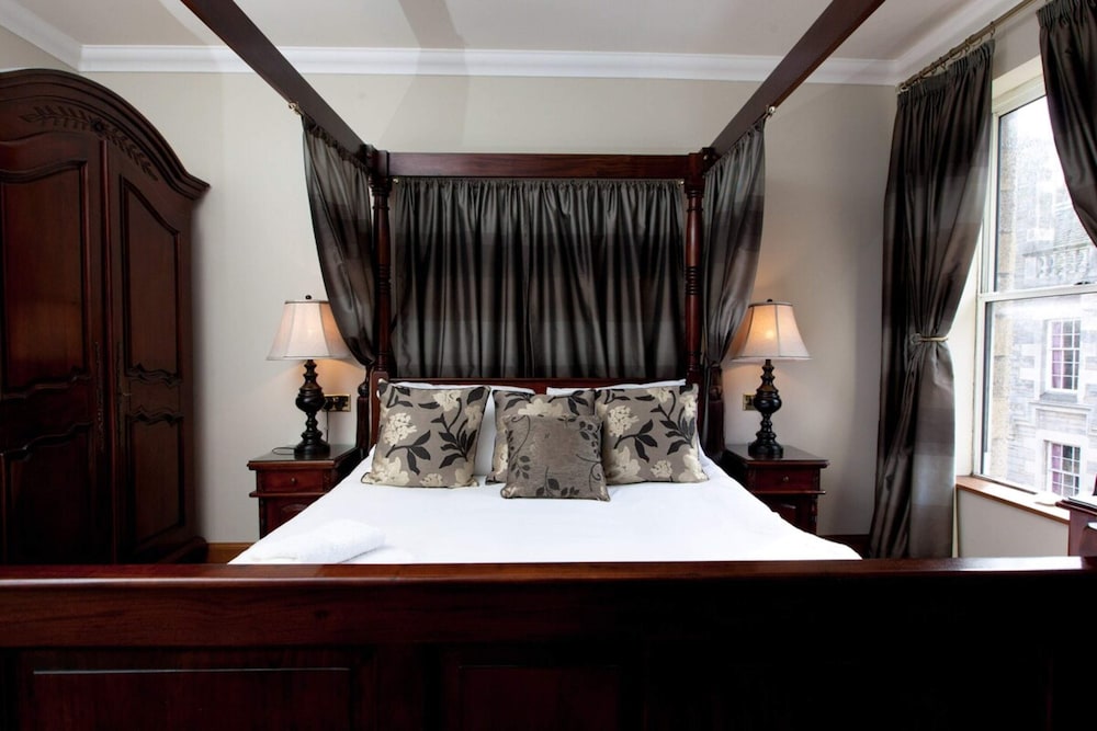 Blackfriars Residence — 4-Star Luxury Hotel in Edinburgh, United Kingdom