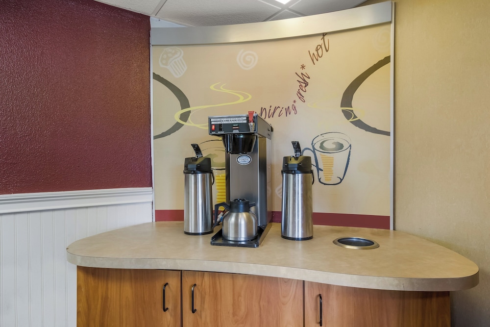 Red Roof Inn Atlanta South Morrow - photo 25