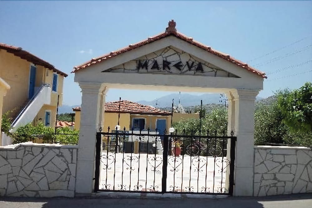 Mareva Apartments