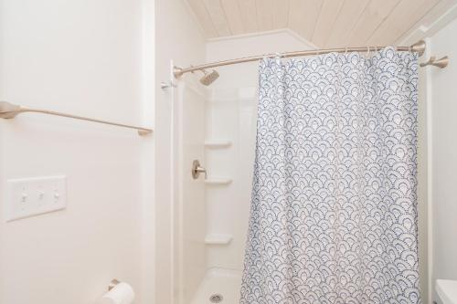 Barrycuda by Oak Island Accommodations - photo 30