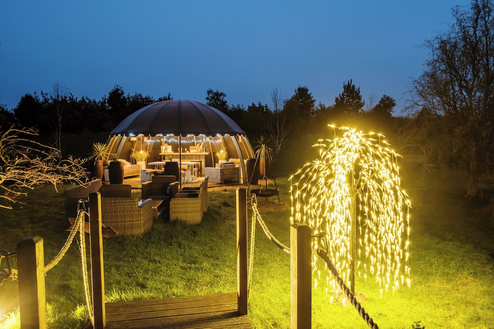 Shepherd’s Hut Hot Tub Wellness Spa Wood Burner in Nottingham, United Kingdom