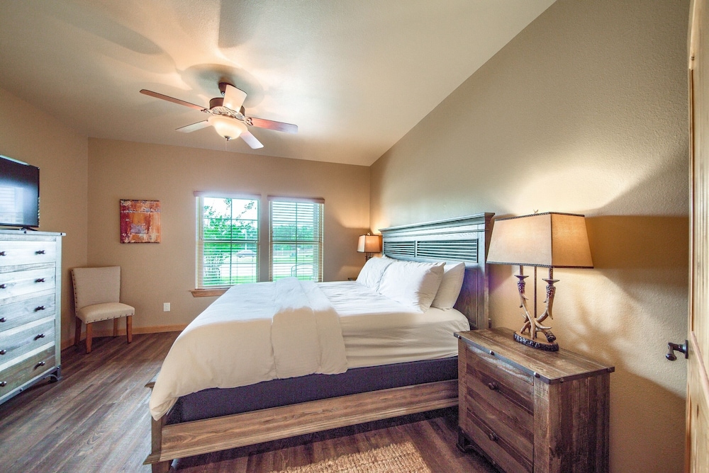 Old Mills Resort OM A9 2 Bedroom Condo by RedAwning - photo 6