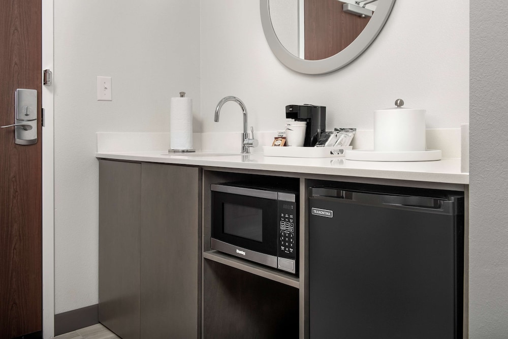 Hampton Inn Duncan - photo 20