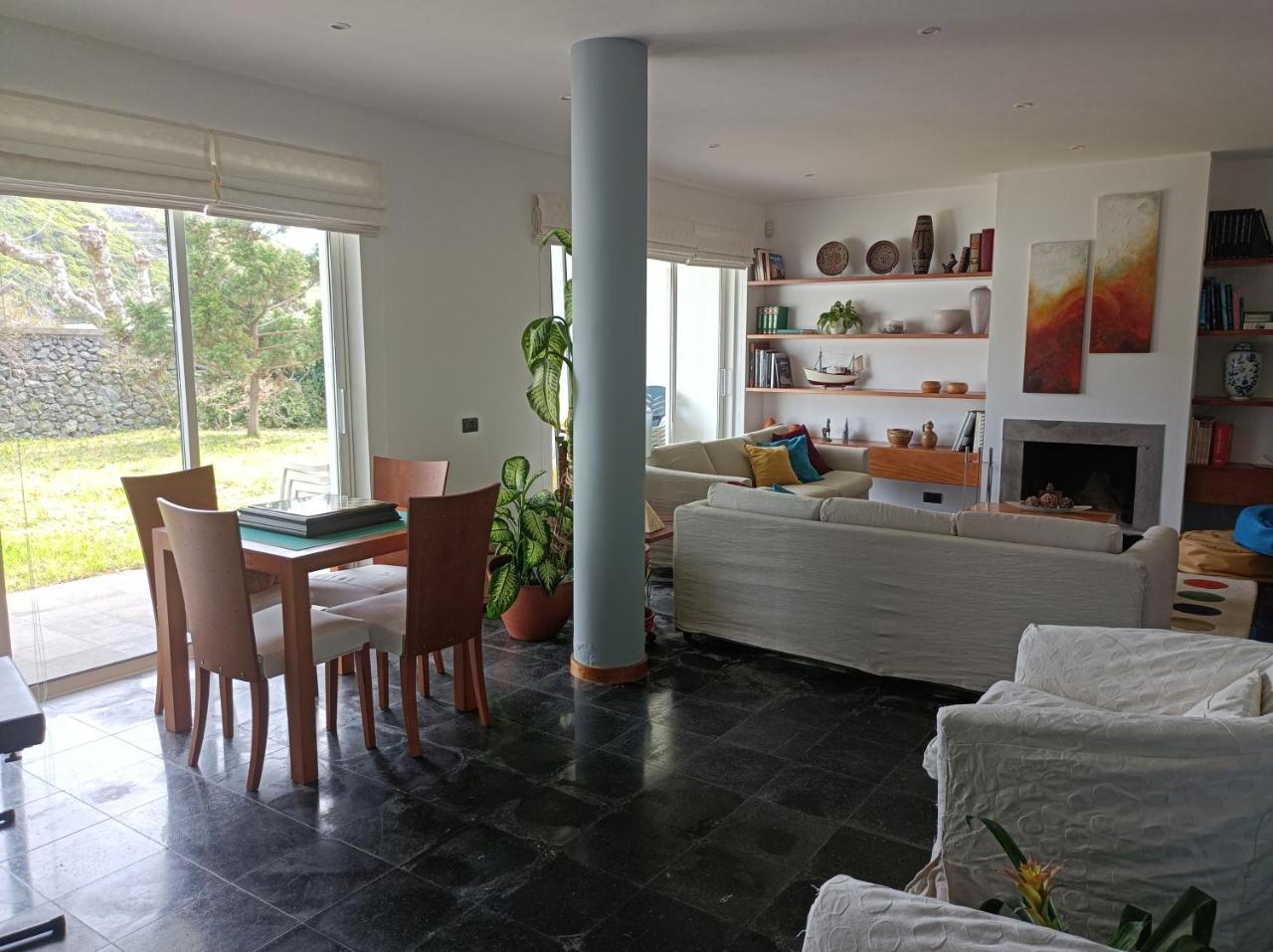 Valmoa T4 — 4-Star Luxury Hotel in Praia Da Vitoria, Portugal