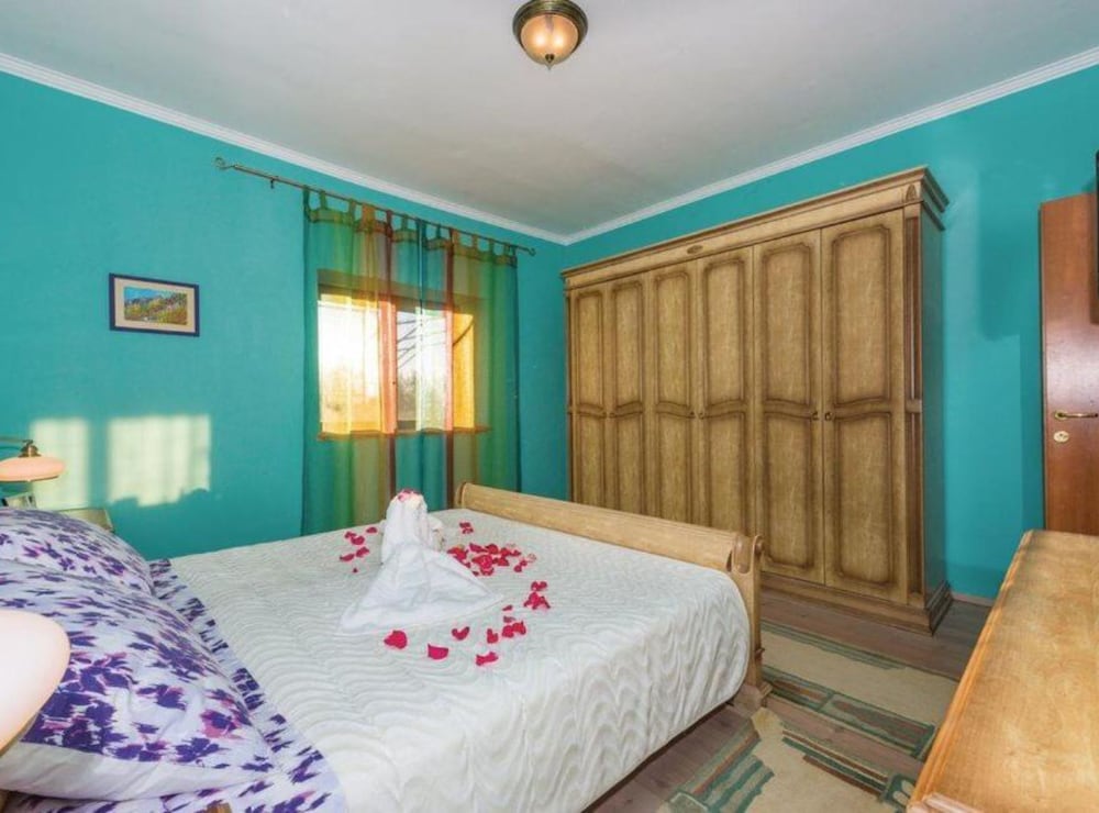 Three Bedroom Holiday Home In Trbounje — Drnis — photo 5