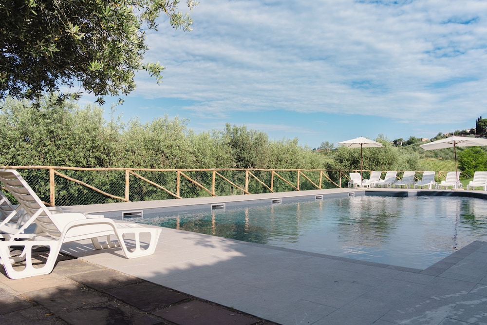 Agriturismo Torraiolo — 4-Star Luxury Hotel in Barberino Val D'elsa, Italy