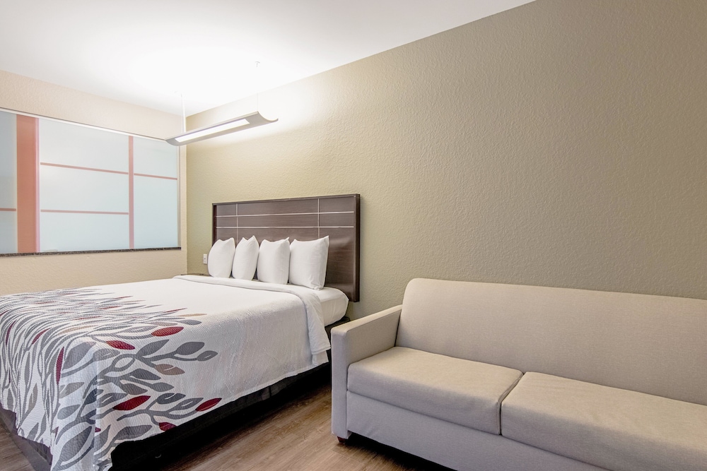 Red Roof Inn Locust Grove - photo 13