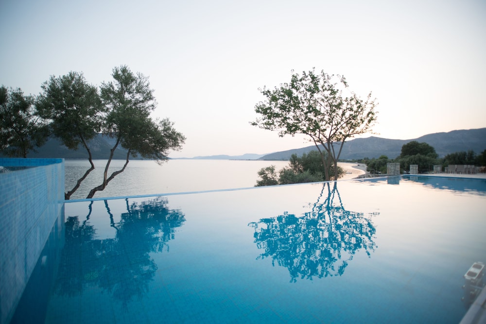 Thesmos Village — 4-Star Luxury Hotel in Mytikas, Greece
