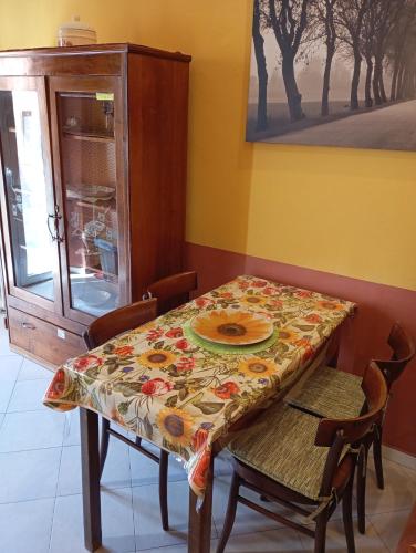 Flores Home Boho Chic Style & Urban Comfort Navigli Bocconi Centro — 4-Star Luxury Hotel in Milan, Italy