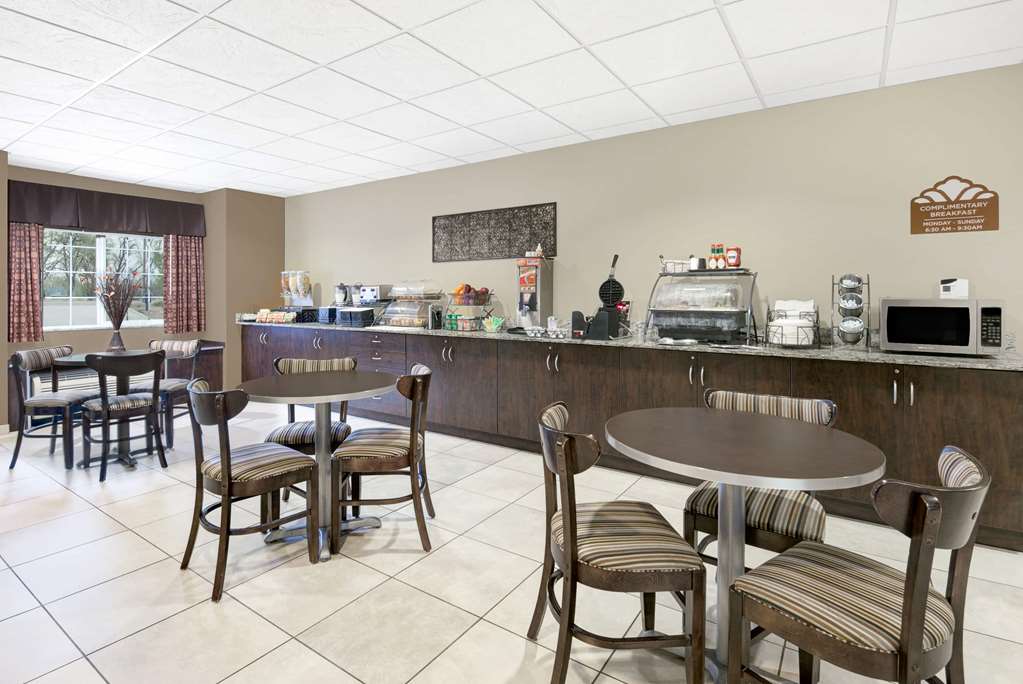 Microtel Inn & Suites by Wyndham Sidney - photo 16