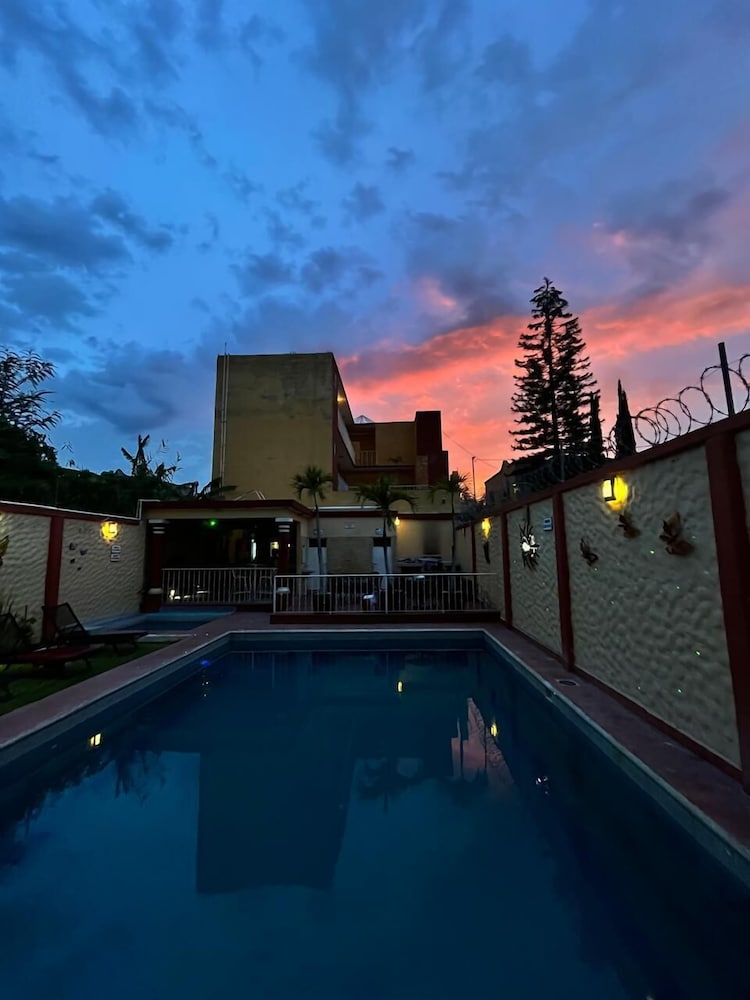 Hotel La Posada — hotel in Tlaquiltenango