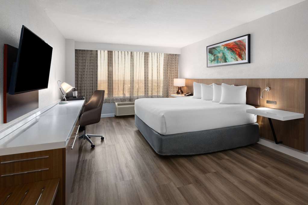 Wyndham Garden Norfolk Downtown - photo 13