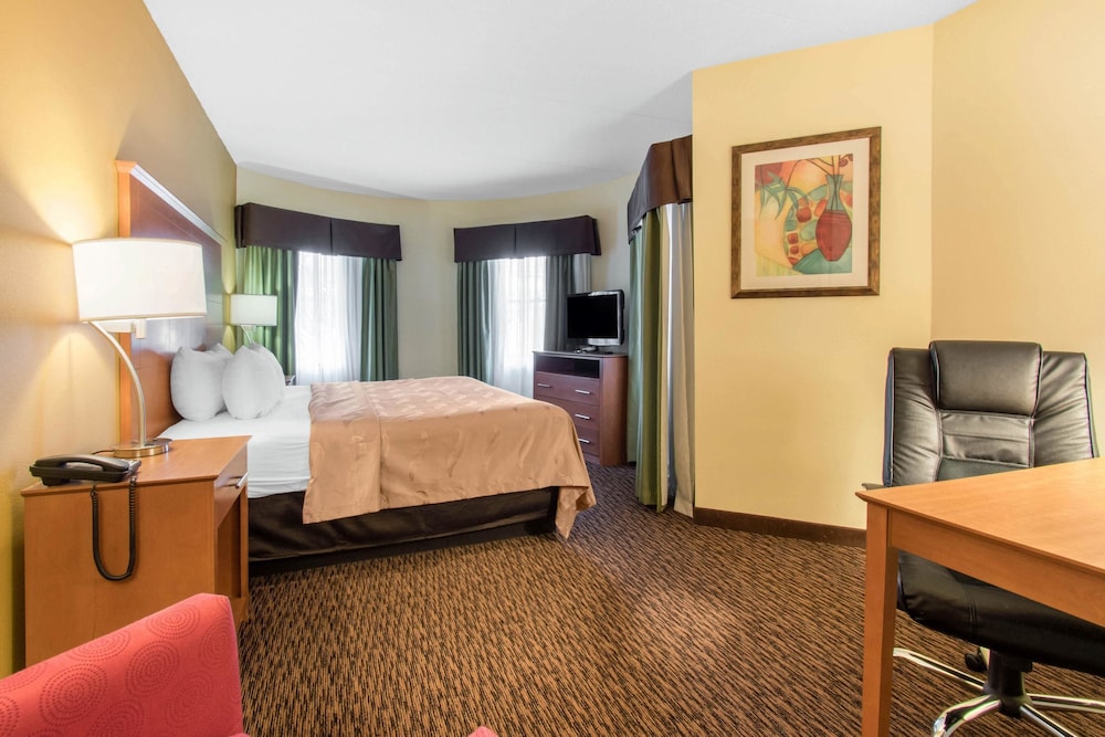 University Hotel & Suites Shippensburg Trademark by Wyndham - photo 7