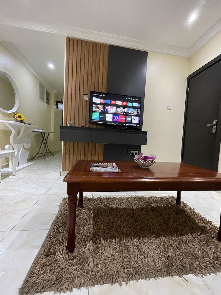 Number Eleven Hotel - last minute hotel in Lagos
