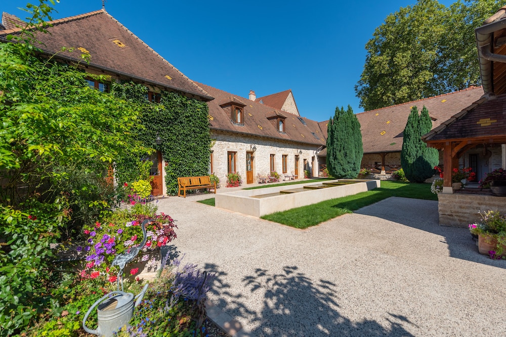 Hotel Le Clos De La Vouge in Beaune, France